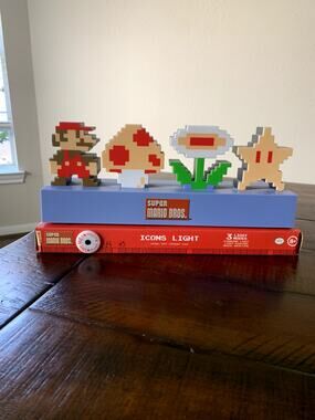 Super Mario Bros Icons Light USB Lamp Nintendo Official Paladone New in Box